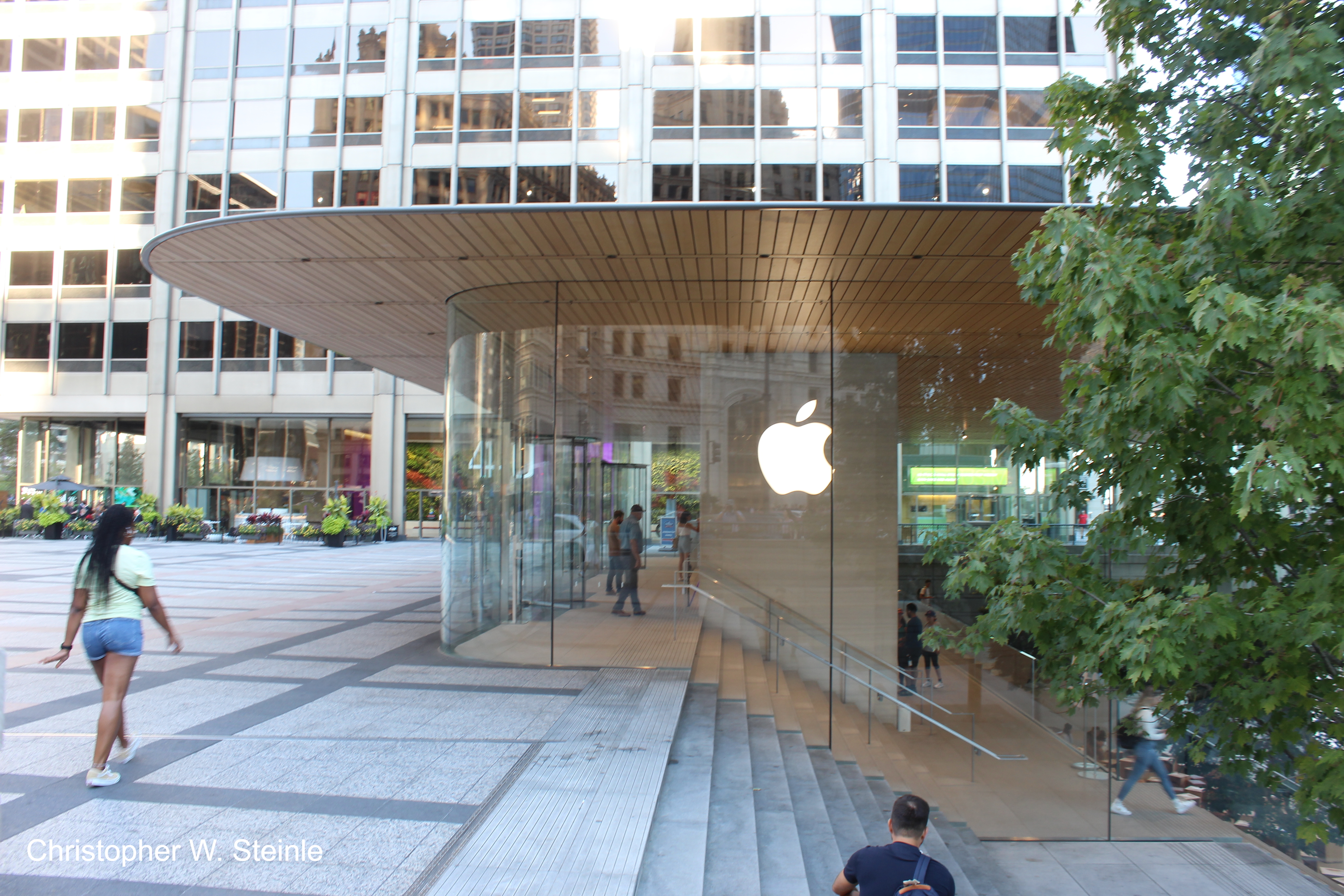 2022-apple-store-chicago-3